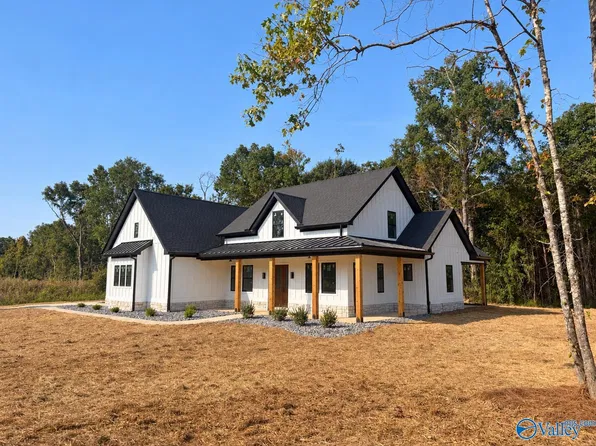 185 Summer Breeze Dr, Cedar Bluff, AL 35959