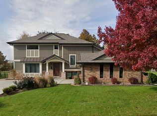 11S072 West St, Naperville, IL 60565