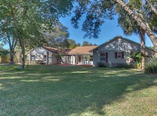 2411 E Crooked Lake Club Blvd, Eustis, FL 32726