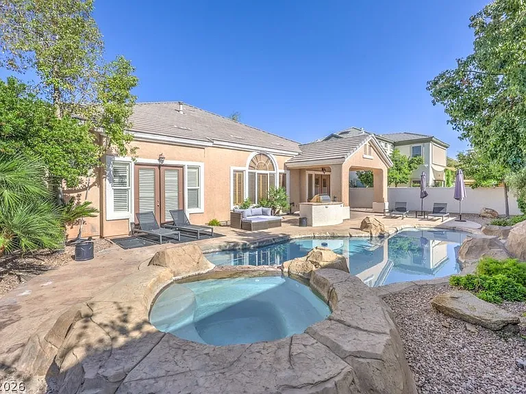 305 Onyx Crest St — Photo 36