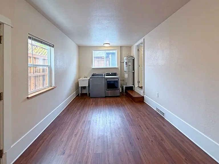 544 W 20th Ave — Photo 16