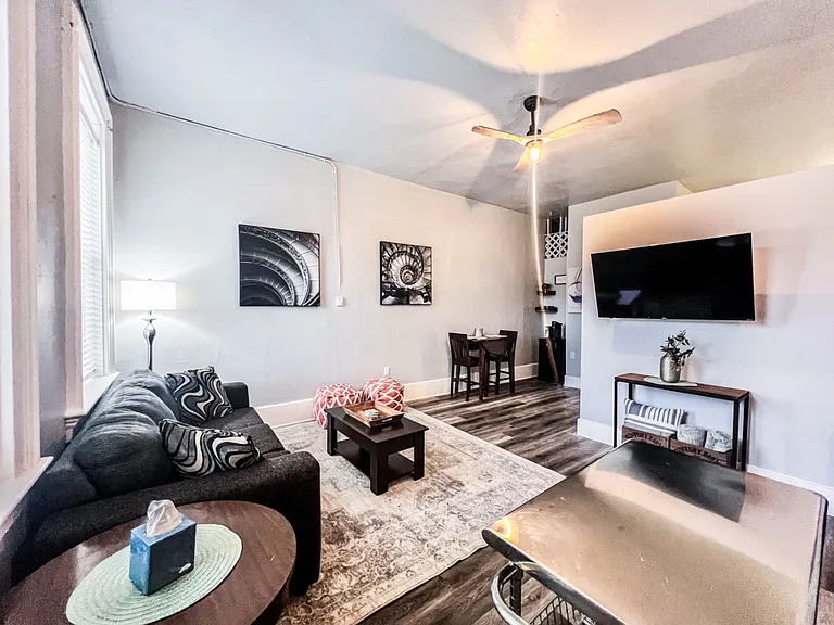 427 E Mill St #1 — Photo 14
