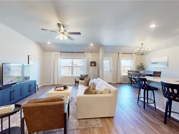 204 Woodland St, Lowell, AR 72745