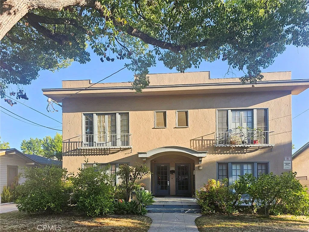 1 bed, 1100 sqft, $2,600 — Photo 3