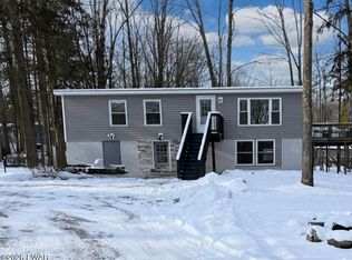 101 Tiffany Rd, Hawley, PA 18428