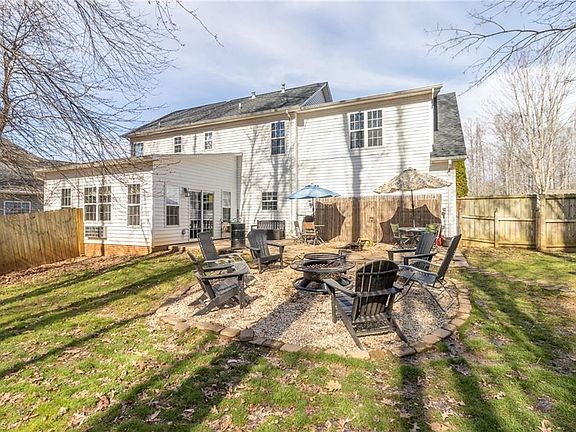 4th image of 1120 Wyndfall Dr
