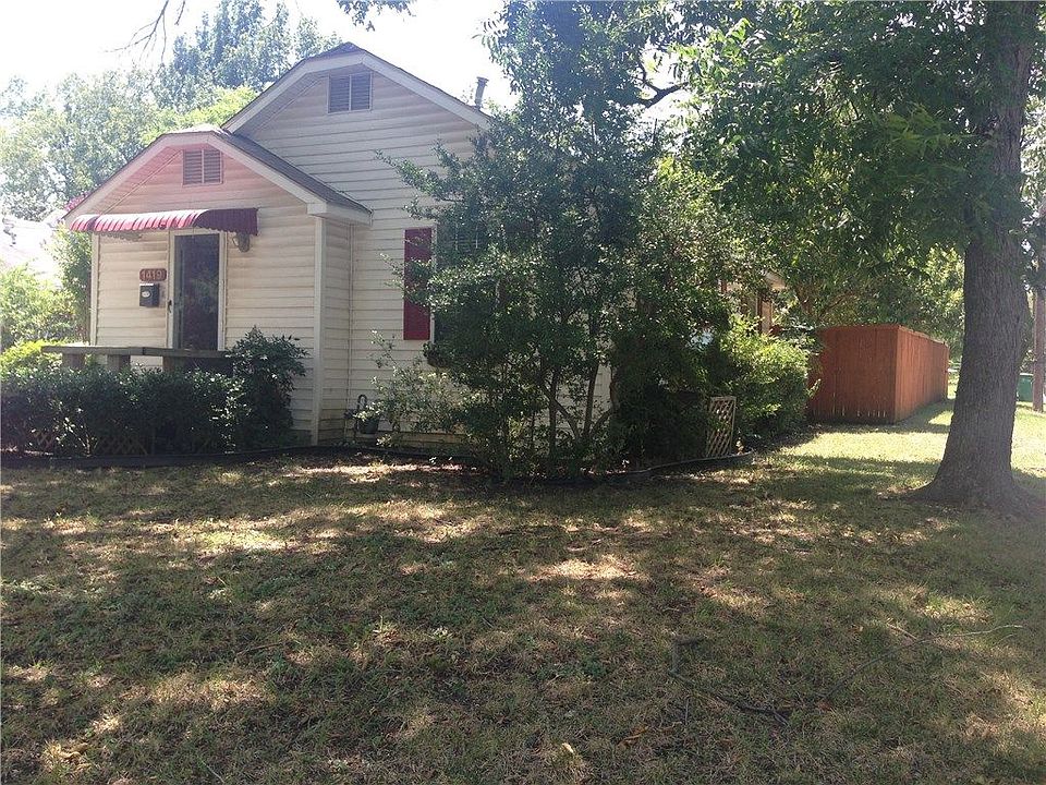 1st image of 1419 Oak St