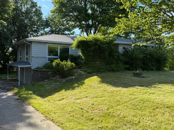 16734 Rynearson Rd, Buchanan, MI 49107