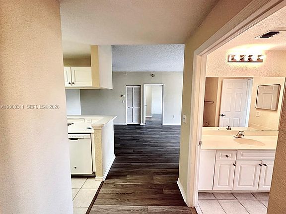 3rd image of 2812 Grande Pkwy APT 302