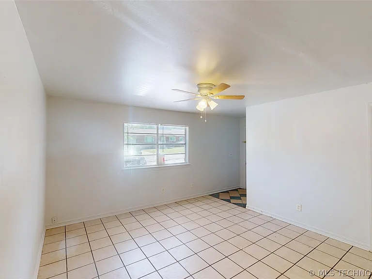 13858 S 292nd East Ave #C — Photo 3