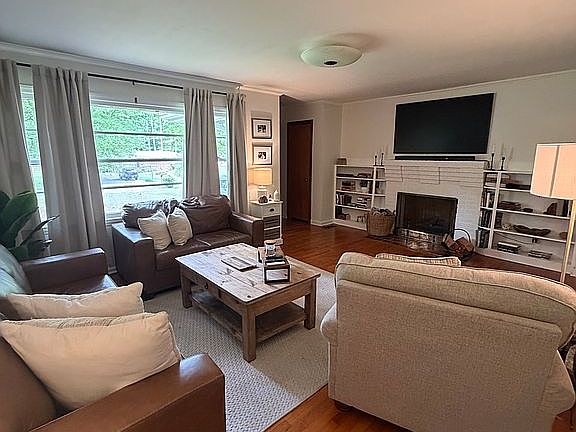 5th image of 125 Hazel Dr