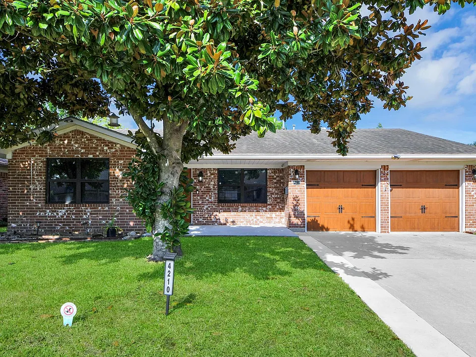 4210 Justin Ln