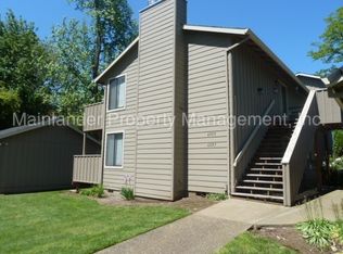 6957 Childs Rd, Lake Oswego, OR 97035