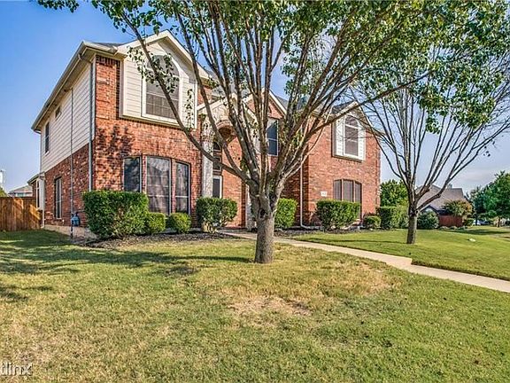 2nd image of 2812 Claremont Dr
