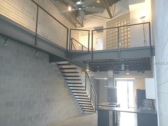 5th image of 217 N 12th St APT 109