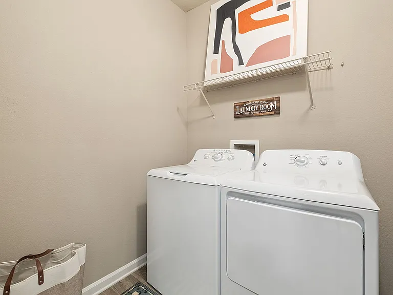 Avana 55Twelve — Photo 13
