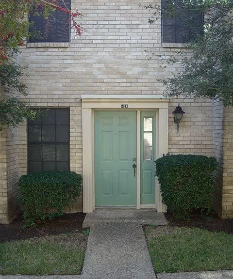 8400 Jamestown Dr #426 — Photo 1