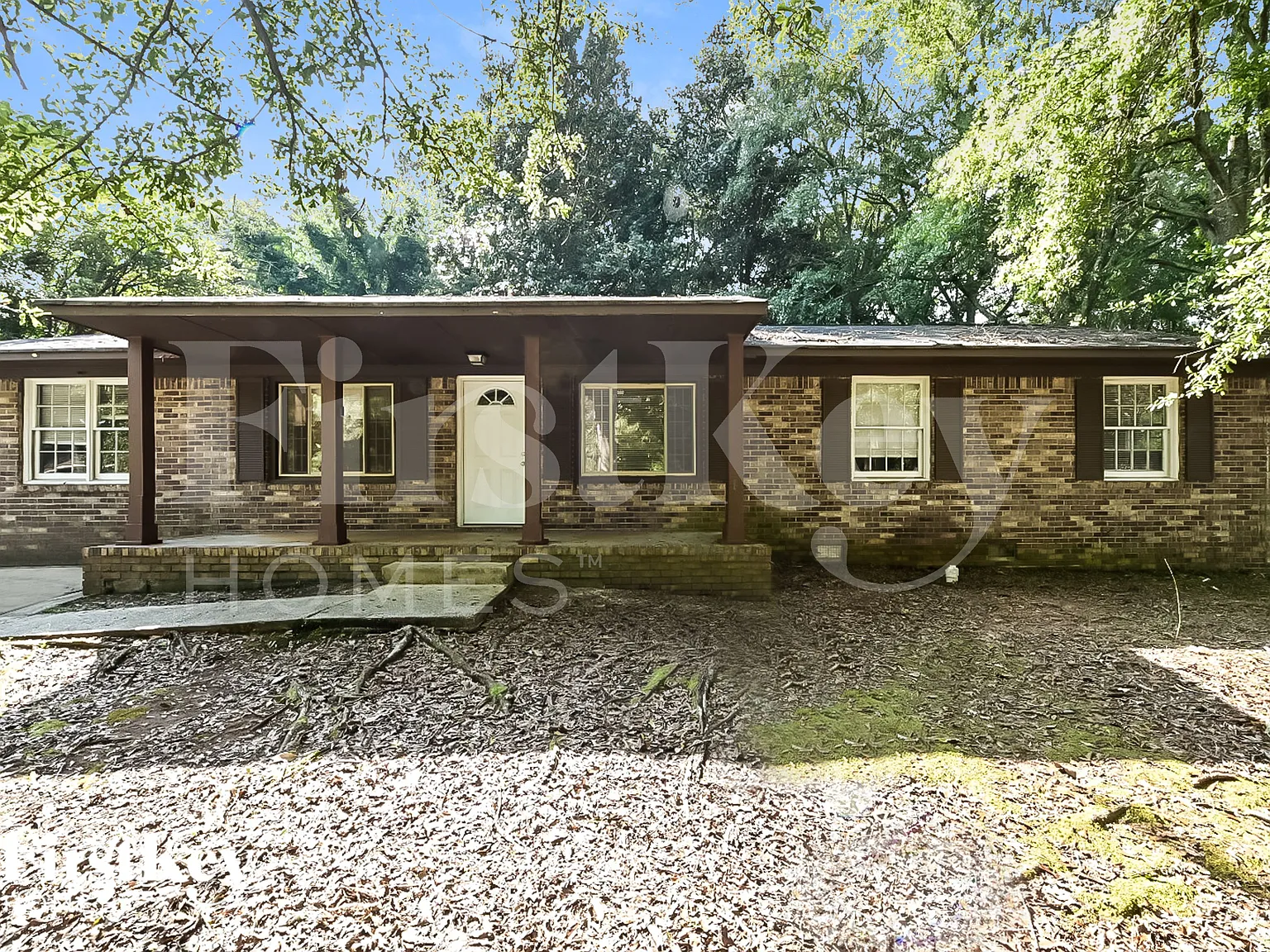3 bed, 2.0 bath, 1372 sqft, $1,470 — Photo 1
