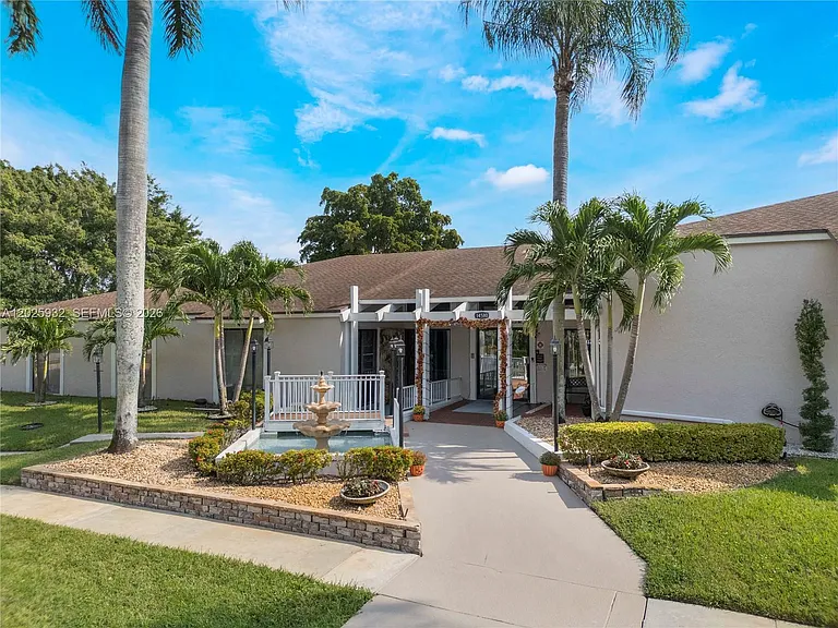 14623 Bonaire Blvd #405 — Photo 31