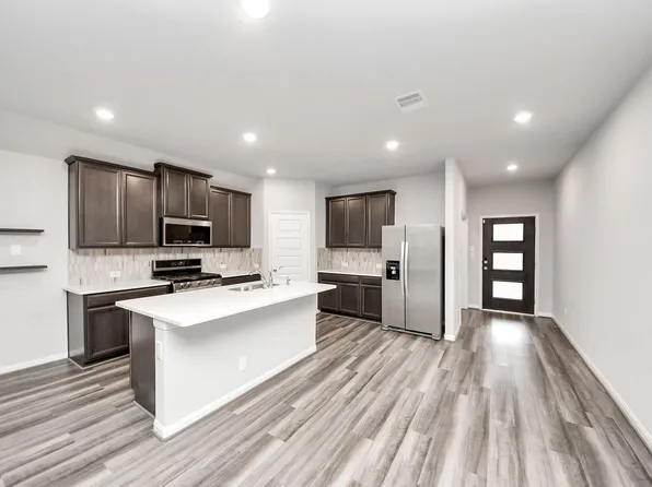 518 Ellwood Terrace Ln, Richmond, TX 77406