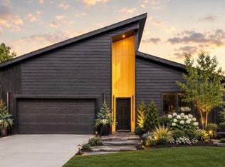 1013 Gardner St, Wayzata, MN 55391