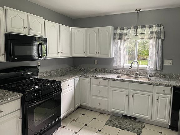 2nd image of 614 S Center Ave