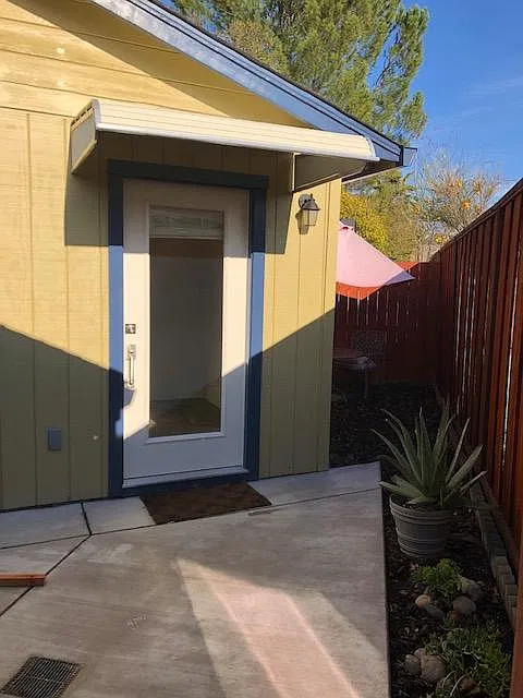 1 bed, 420 sqft, $1,950 — Photo 4