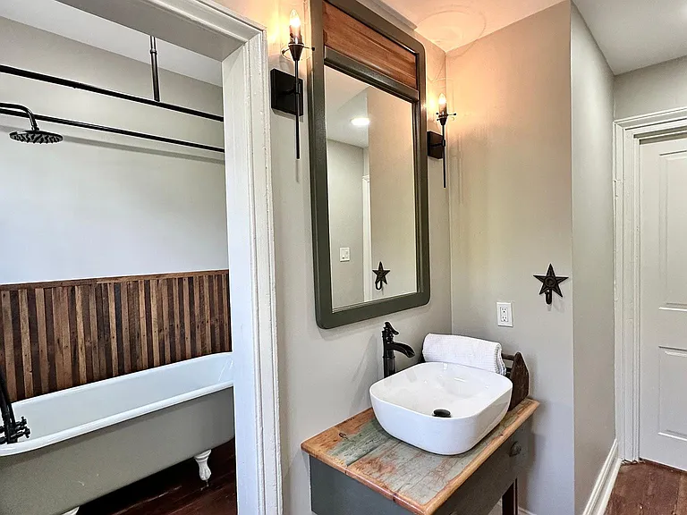 1080 W Bristol Rd #2 — Photo 12
