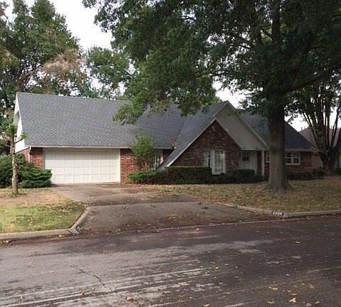 2nd image of 2505 W Orleans Dr