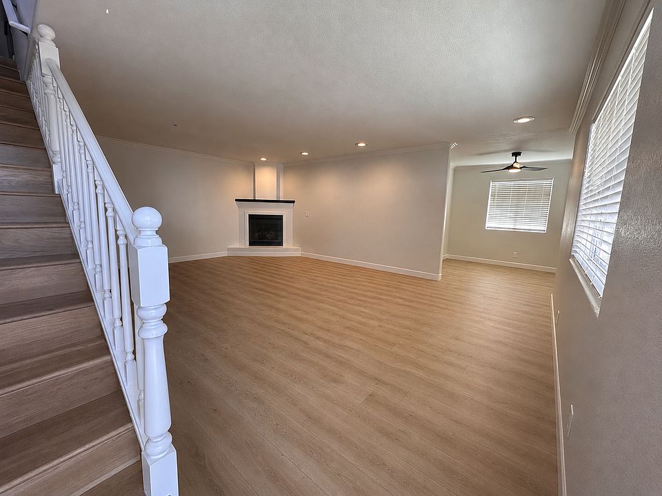 1st image of 335 W 15th St