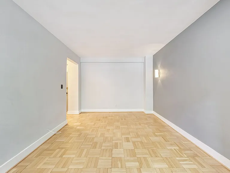 1010 25th St NW #101 — Photo 9