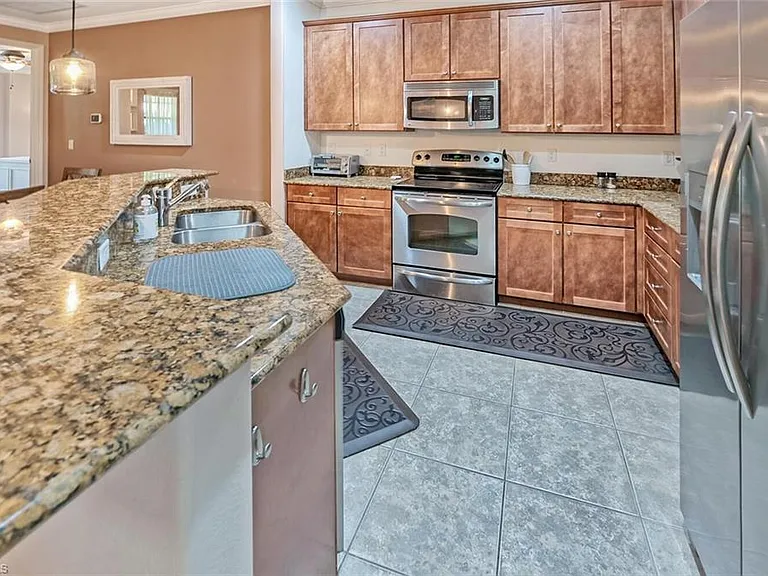 8949 Malibu St #304 — Photo 9
