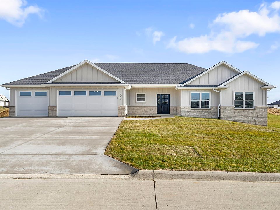 1st image of 442 Solomia Ct