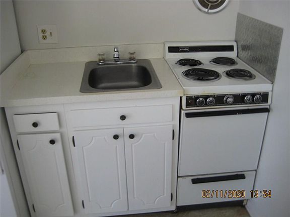 5th image of 706 19th St APT 1