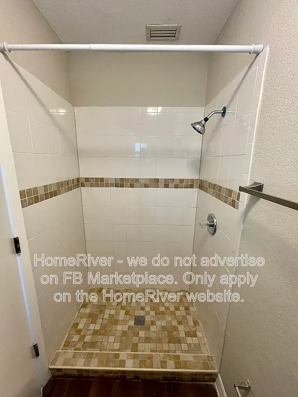 3 bed, 2.0 bath, 1200 sqft, $2,250 — Photo 4