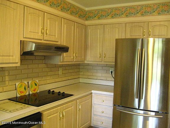 4th image of 172B Sterling Ct #100B