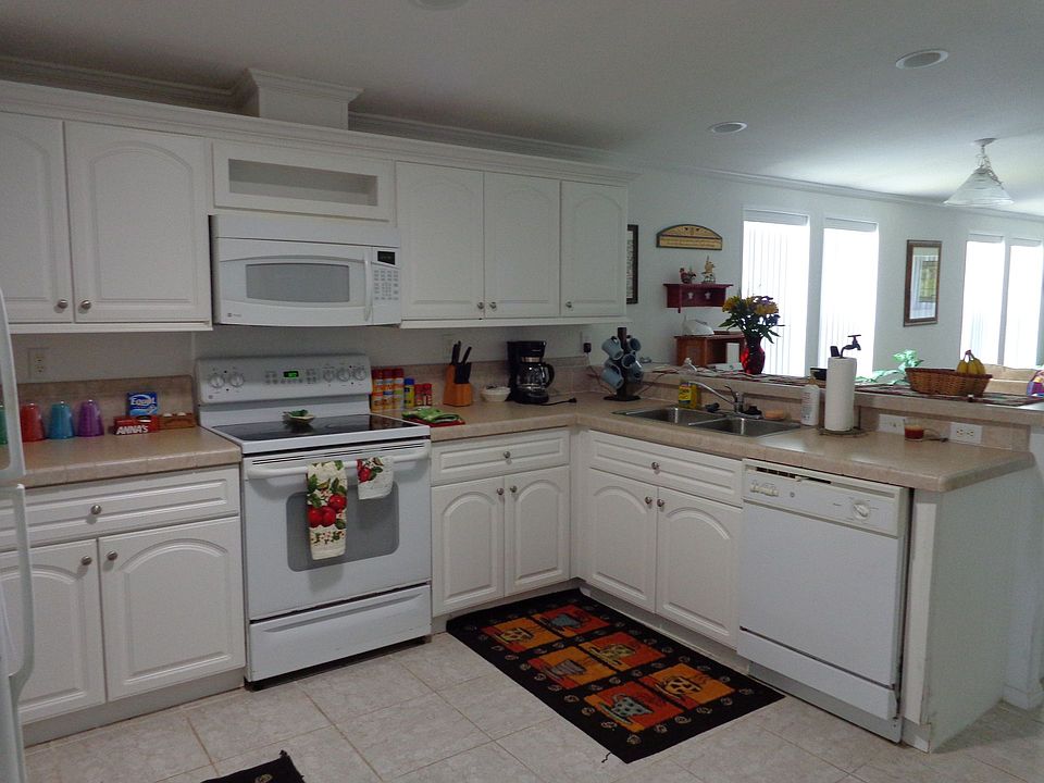 2nd image of 171 Wedgewood Ct