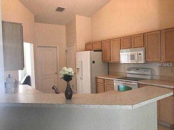 4th image of 1713 Pompano Dr