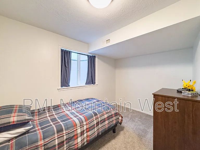 607 E 1250 S — Photo 51