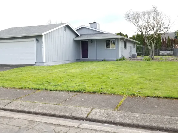 3204 Columbine St, Lebanon, OR 97355