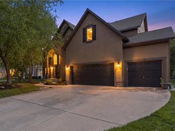 9233 W 143rd Ter, Overland Park, KS 66221