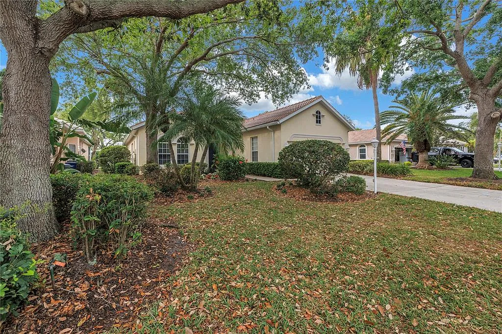 3 bed, 2.0 bath, 2172 sqft, $6,500 — Photo 3