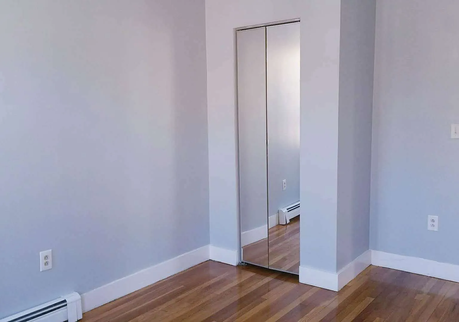 3 bed, 739 sqft, $1,100 — Photo 2