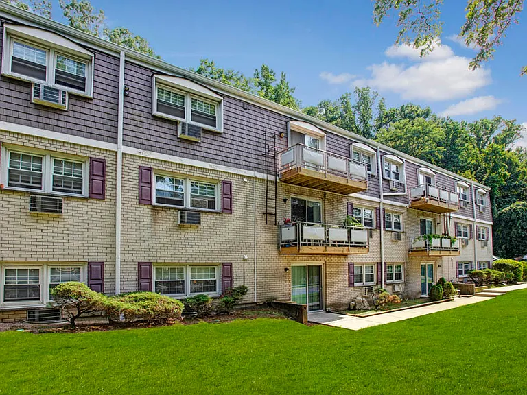 229 Route 202 — Photo 15