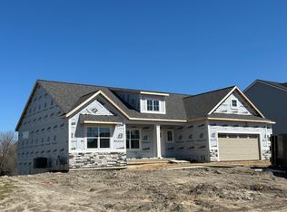 9585 Fields Dr, Zeeland, MI 49464
