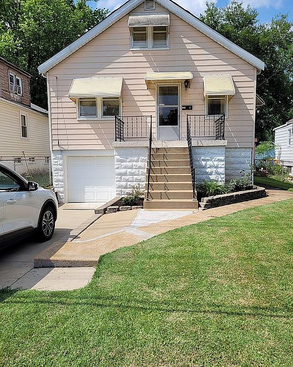 1st image of 225 W Arlee Ave