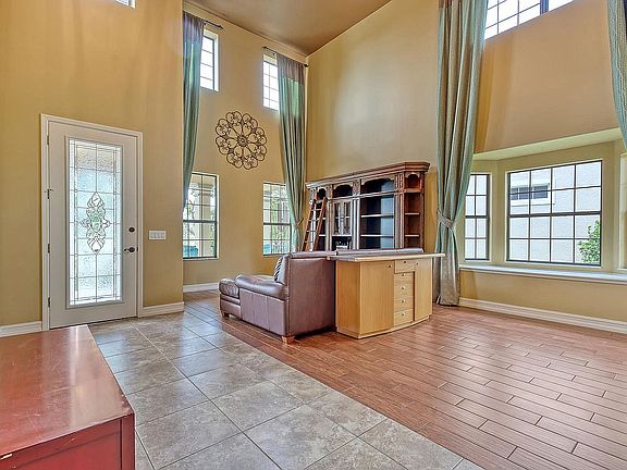 5th image of 6305 Trieda Dr
