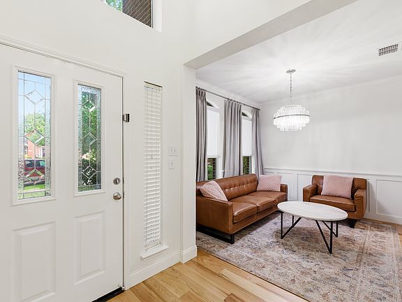 3rd image of 617 Claremont Ct