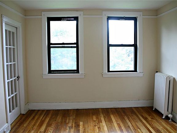 5th image of 11 Greenridge Ave APT 1E