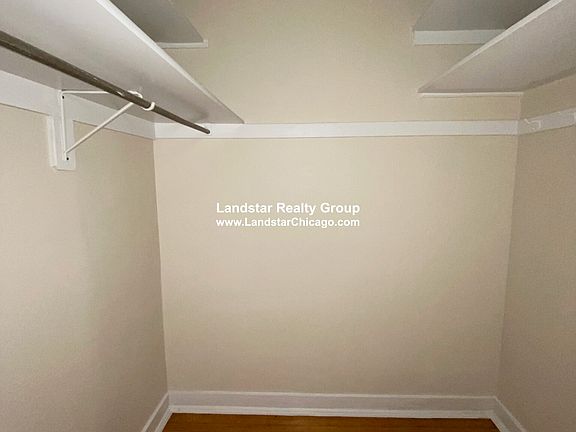 5th image of 2619 W Gunnison St #1H